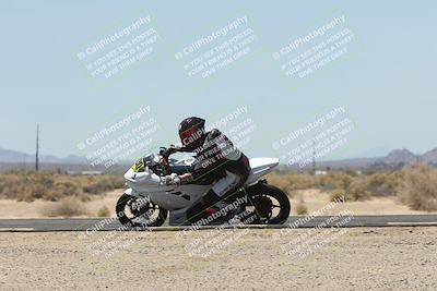 media/Apr-20-2025-CVMA (Sun) [[39090e8767]]/Race 11-500-350 Supersport (Holeshot)/